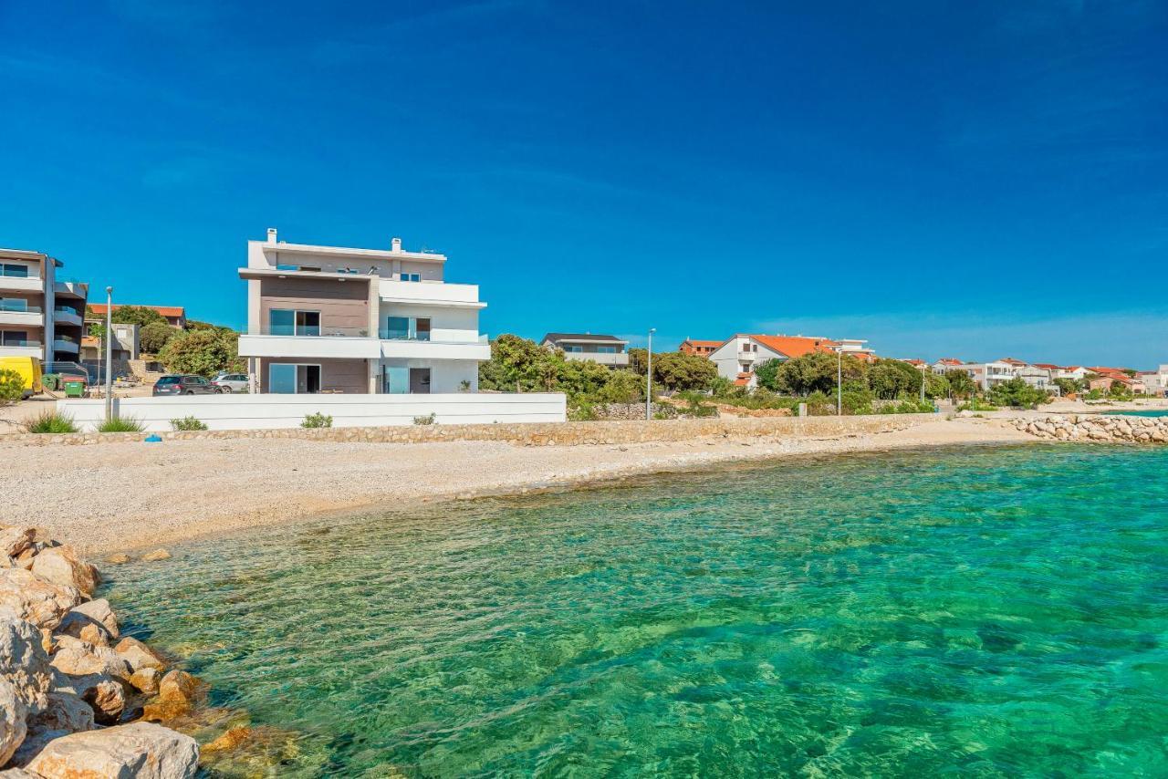 Villa Eni Apartments 2 Mandre Exterior photo